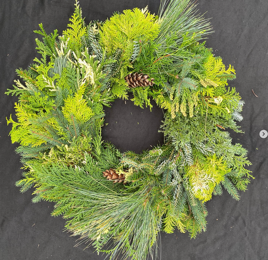 Unique Greens 26" Gold-Toned Wreath
